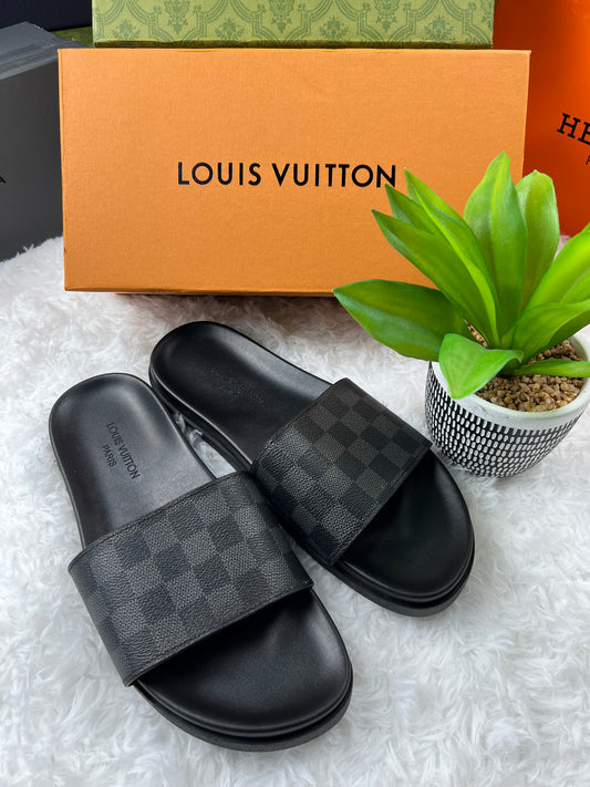 LV Checkered slides