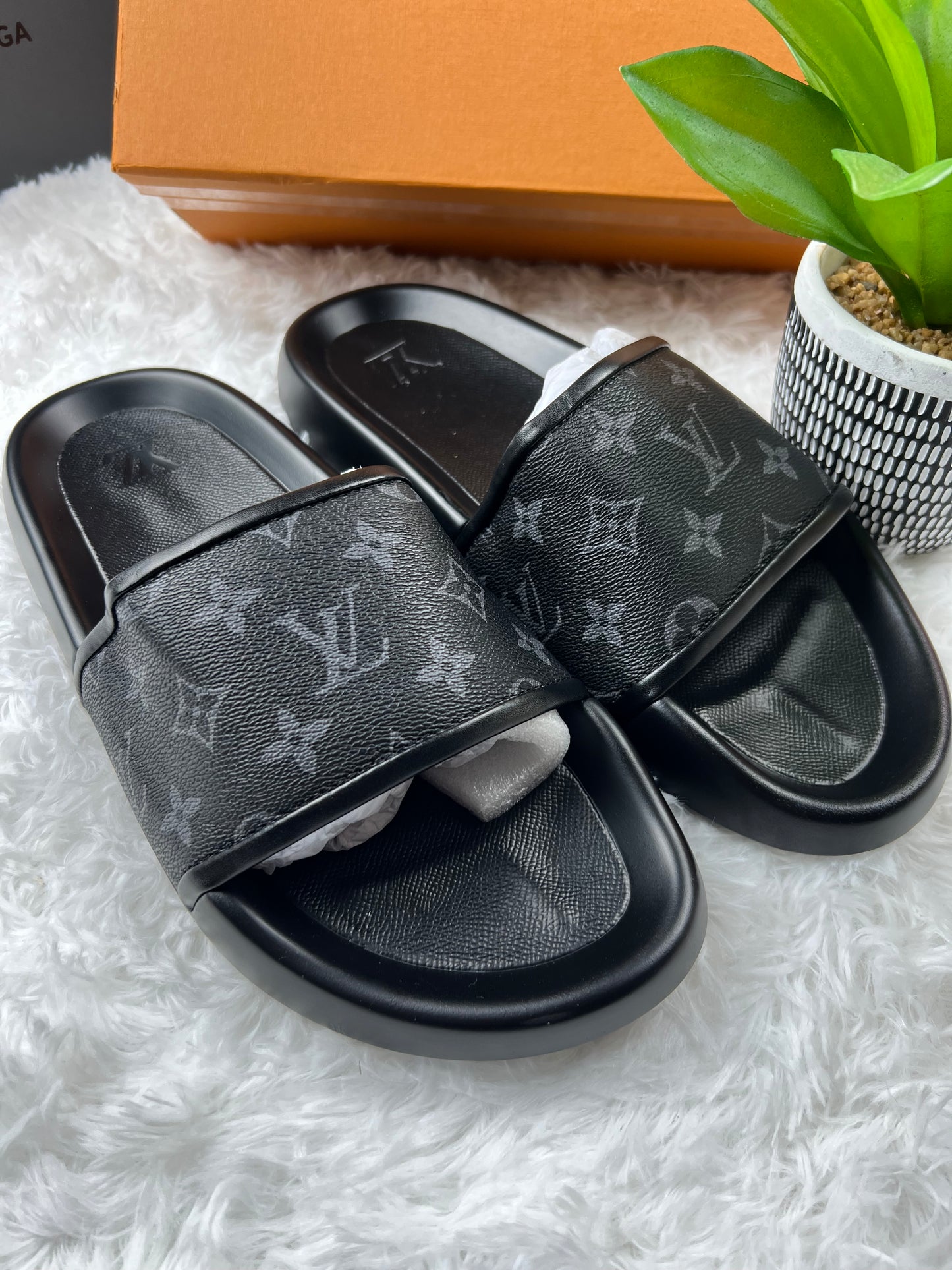 LV monogram sliders