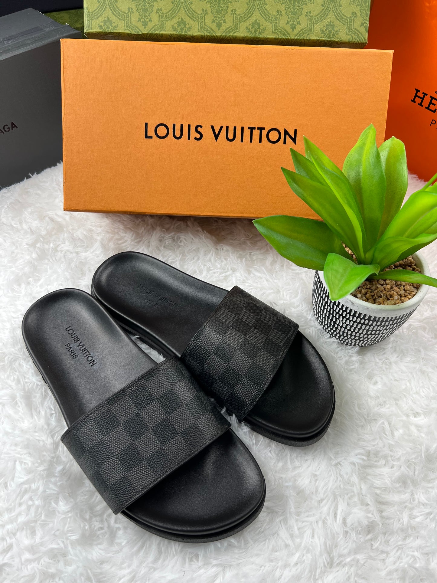 LV Checkered slides