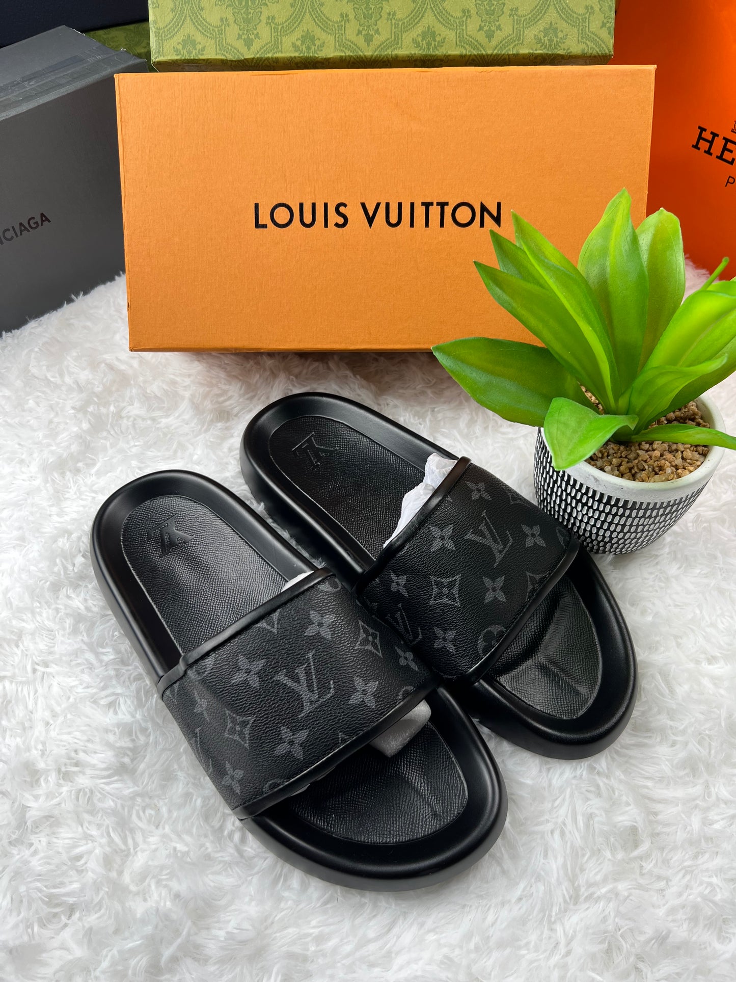 LV monogram sliders